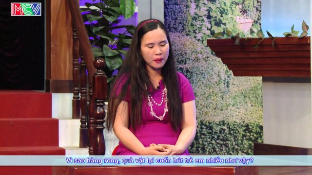 Cảnh báo quà vặt nguy hiểm, học sinh vẫn vây kín gánh hàng rong - TS. Nguyễn Thị Minh | ĐTMN 030516