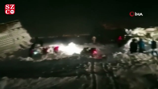 Rusya'da evlerin üstüne çığ düştü