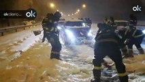 El Ejército acude al rescate de miles de conductores atrapados en las carreteras de Madrid