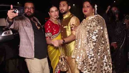 Gauhar और Zaid पहली बार Family के साथ हुए Spot गए थे Family संग Dinner पर | FilmiBeat