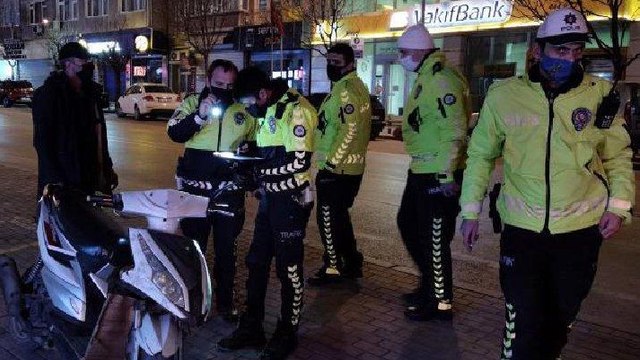 Cezaevi firarisi, kısıtlamada ekmek almaya giderken yakalandı