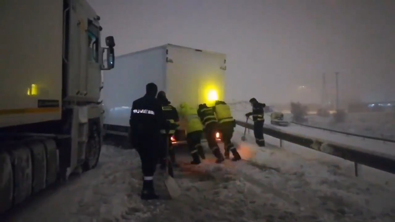 Un total de 147 militares de UME han trabajado en carreteras de Madrid por temporal