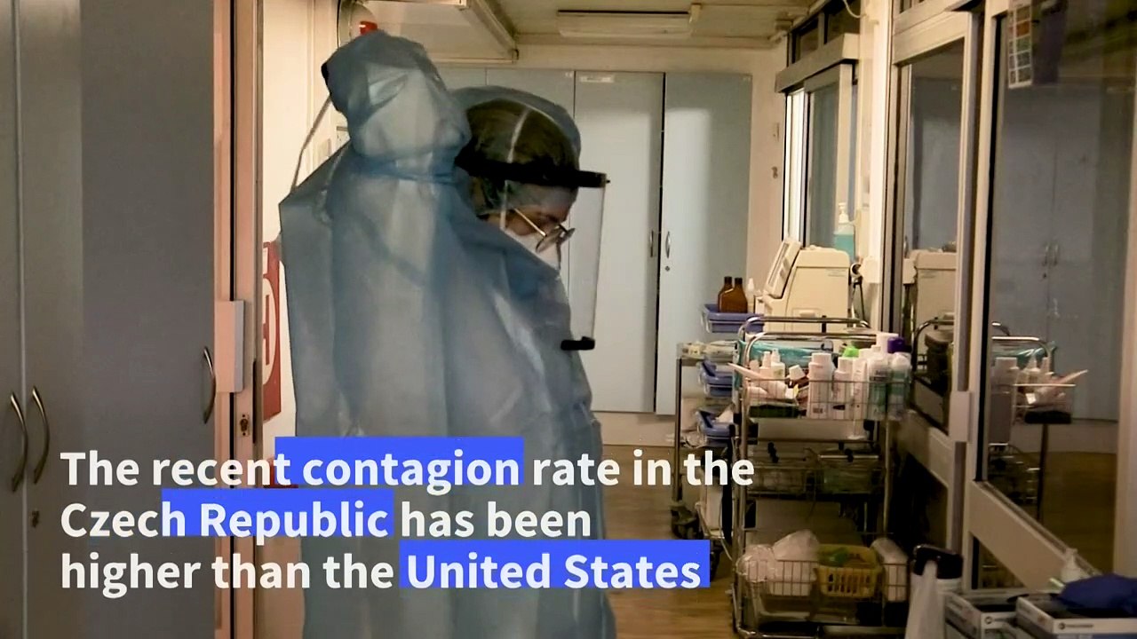 Students earn their spurs in packed Czech hospitals