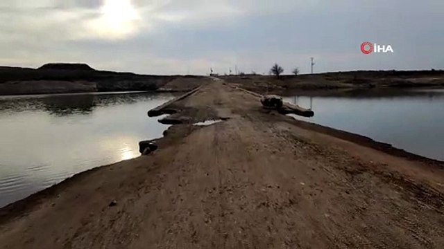 30 yıl önce su altında kalan köprü, suların çekilmesiyle yeniden gün yüzüne çıktı