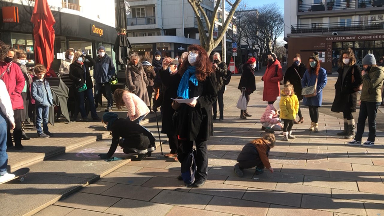 Rue libre à l’expression artistique place Aristide-Briand