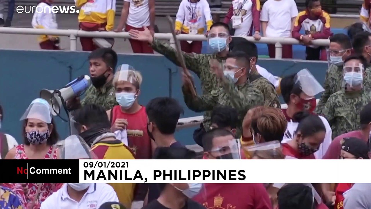 Messe in Manila mit Abstandsregeln