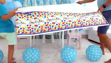 Roma and Diana Plan a Birthday Party For Blue