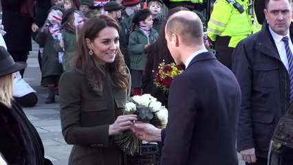 La duquesa de Cambridge agrade las felicitaciones con un mensaje solidario