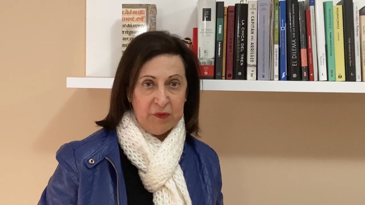 Robles explica los trabajos de la UME para liberar las calles de nieve