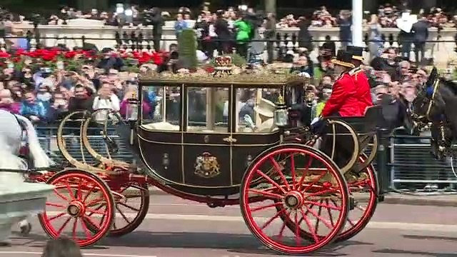 Rainha Elizabeth e príncipe Philip são vacinados contra a covid-19