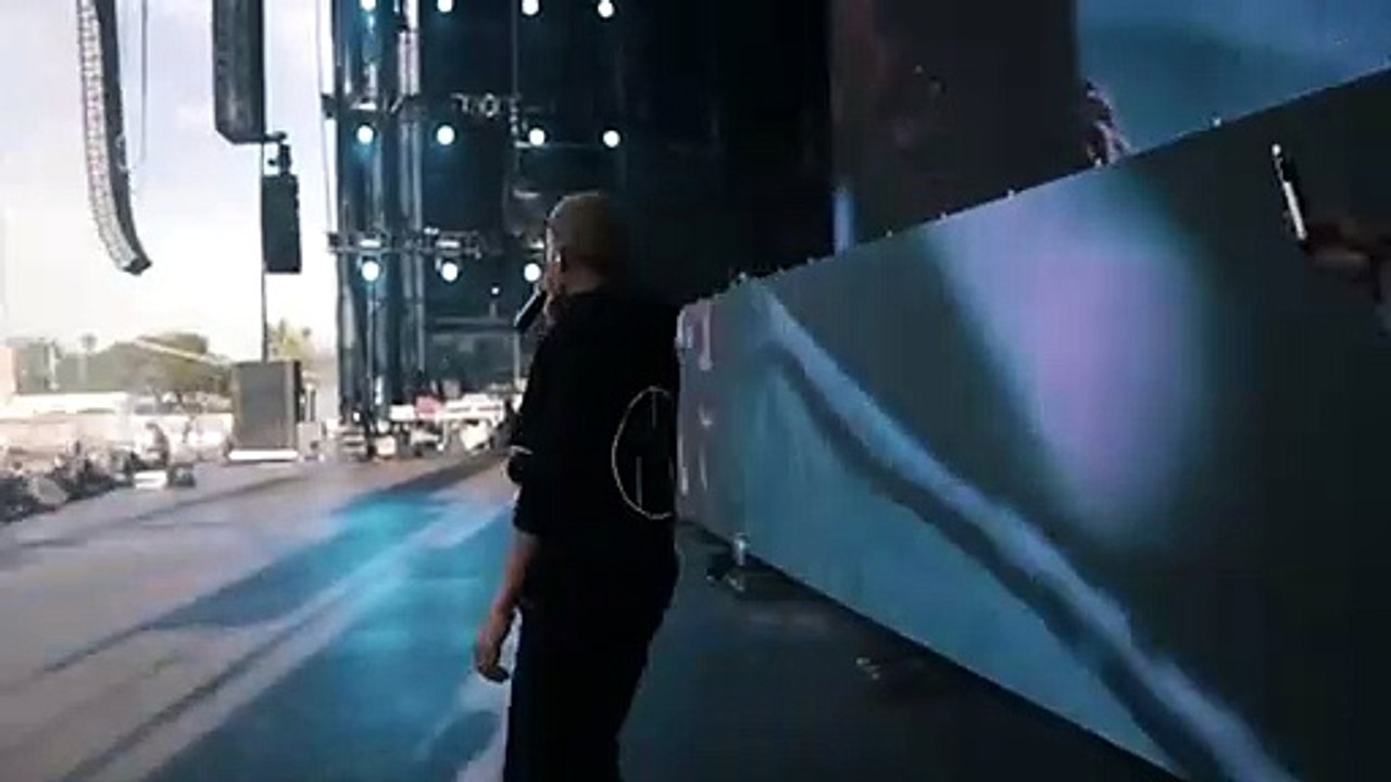 Jaden Smith moonwalks rolling loud