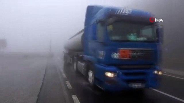 Bolu Dağı’nda yoğun sis...Görüş mesafesi 5 metreye kadar düştü