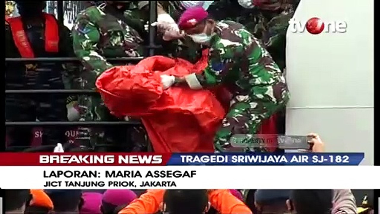 Basarnas Serahkan Kantong Potongan Tubuh Manusia ke Polisi