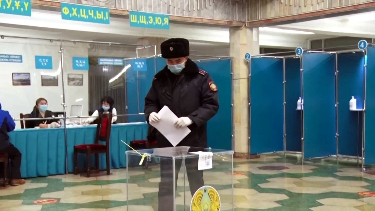 Kasachen wählen neues Parlament