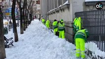El Ayuntamiento de Madrid despeja la nieve de las calzadas principales y los hospitales