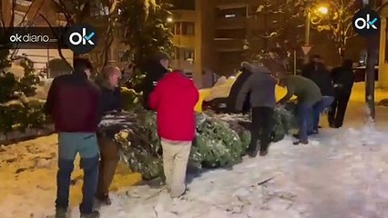 Madrileños ayudan voluntariamente a limpiar calles