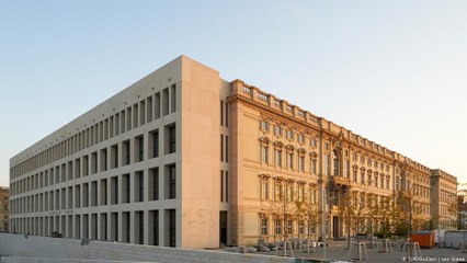 منتدى هومبولت في برلين وعلامات استفهام كثيرة