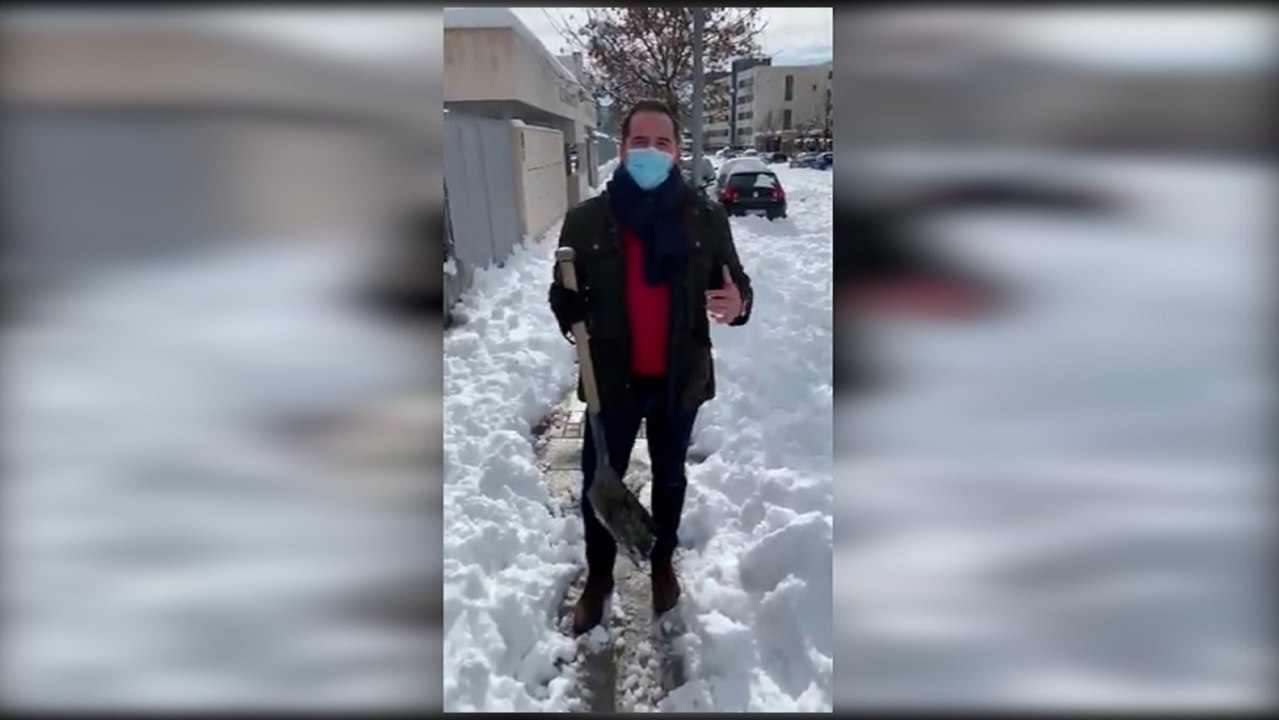 Aguado anima a los madrileños a ayudar a quitar nieve