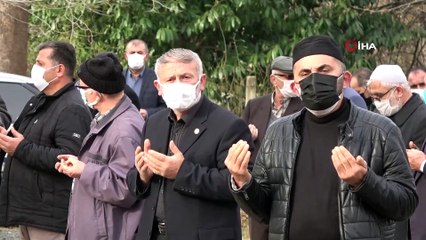 Samsun'da Bir Ay İçinde Doktor, Öğretmen ve Esnaf Olan 3 Kardeş Korona Virüsten Hayatını Kaybetti