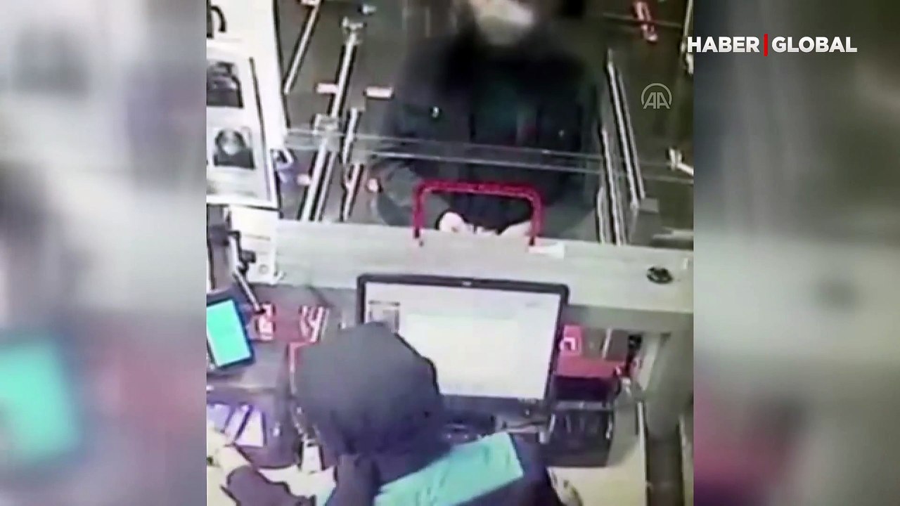 Cinayet zanlısı eski polis, yurt dışına kaçarken yakalandı