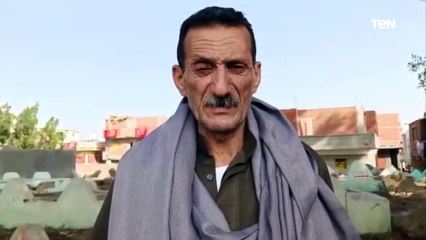 أم تربط ابنها "المعاق" في شجرة منذ 15 عاما.. وشهود عيان يكشفون التفاصيل القاسية والصادمة