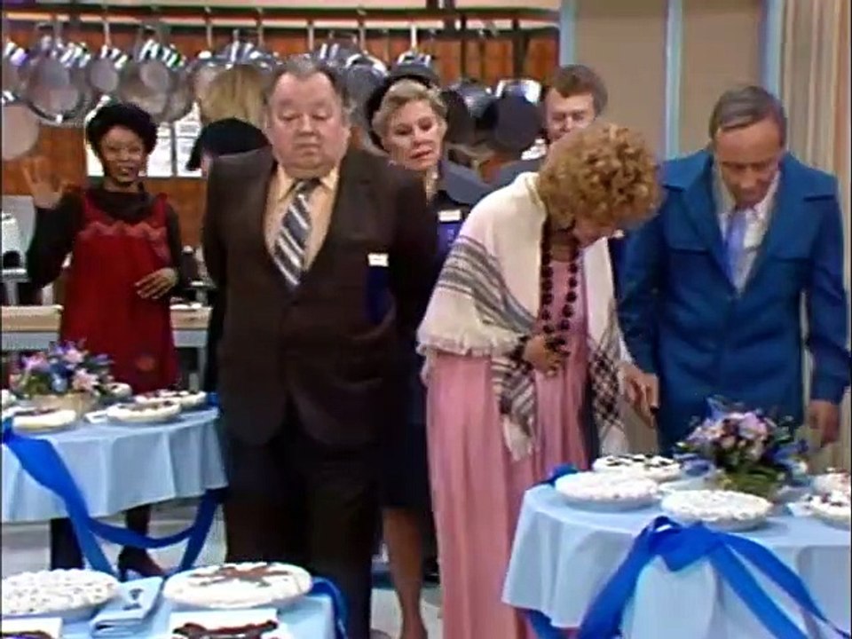 [Leon Askin] On Three's Company S03E19 The Bake-Off - video Dailymotion