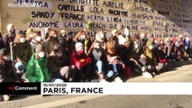 Fransa'da kadın cinayetleri: Bir yılda öldürülen 111 kadının adı başkent Paris duvarlarında