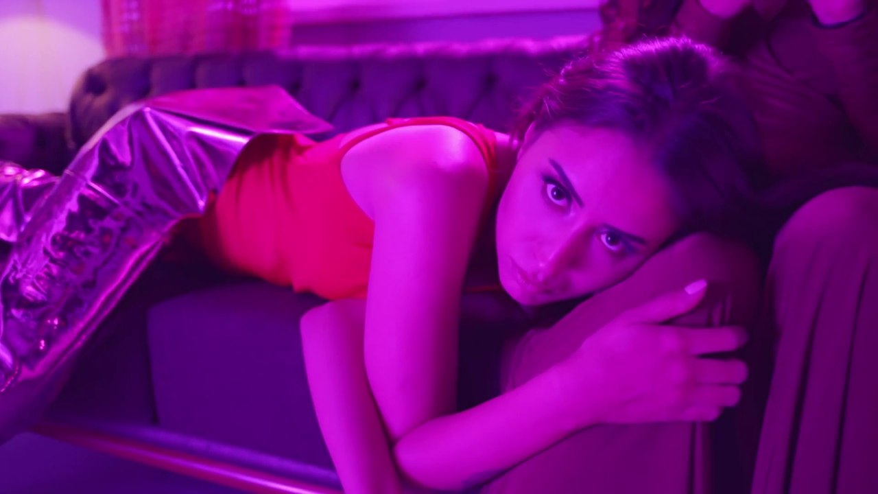 Hande Ünsal - Seni Sever miydim?