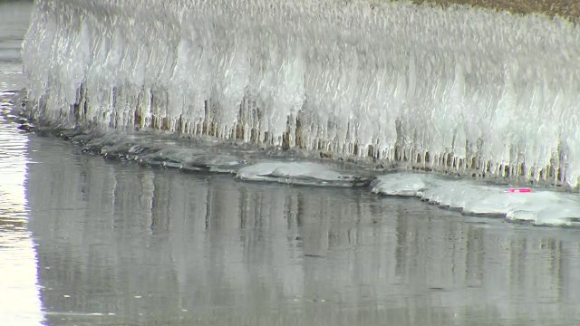 [날씨] 낮에도 영하권 추위...내일 추위 풀리지만, 눈· 미세먼지 / YTN