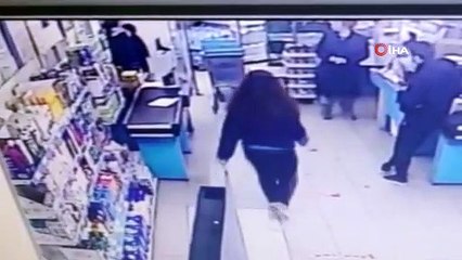 Pişkin hırsız market çalışanın elini ısırdı