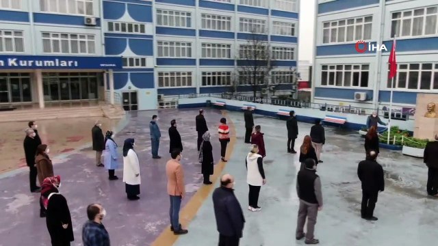 - İstanbul'da bayrak töreni düzenledi- Bayrak töreni havadan görüntülendi