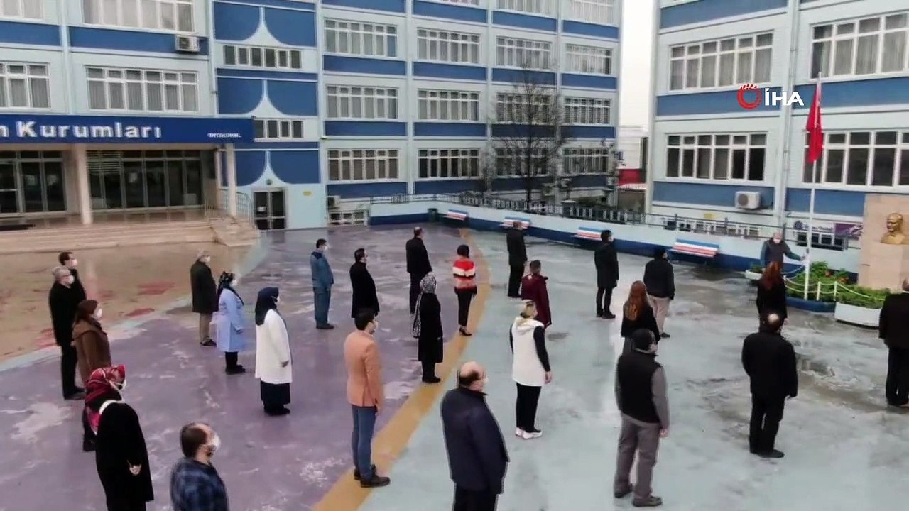 - İstanbul'da bayrak töreni düzenledi- Bayrak töreni havadan görüntülendi