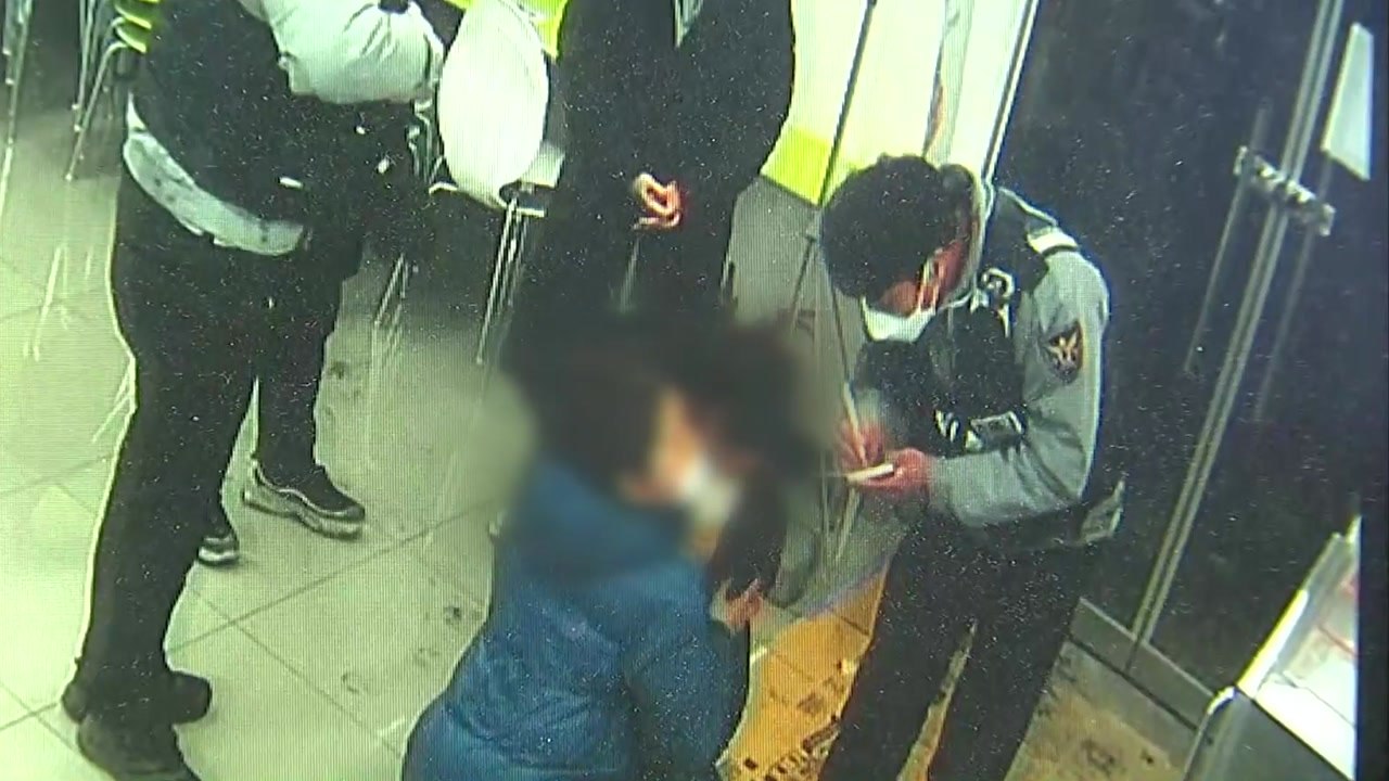 '5살 딸 방치' 친모 1차 조사...아동학대 특별수사대 꾸린다 / YTN
