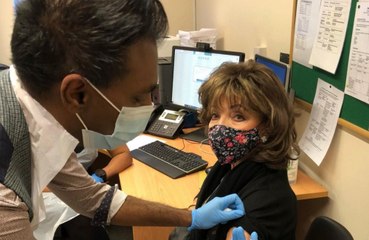 Dame Joan Collins has COVID vaccine
