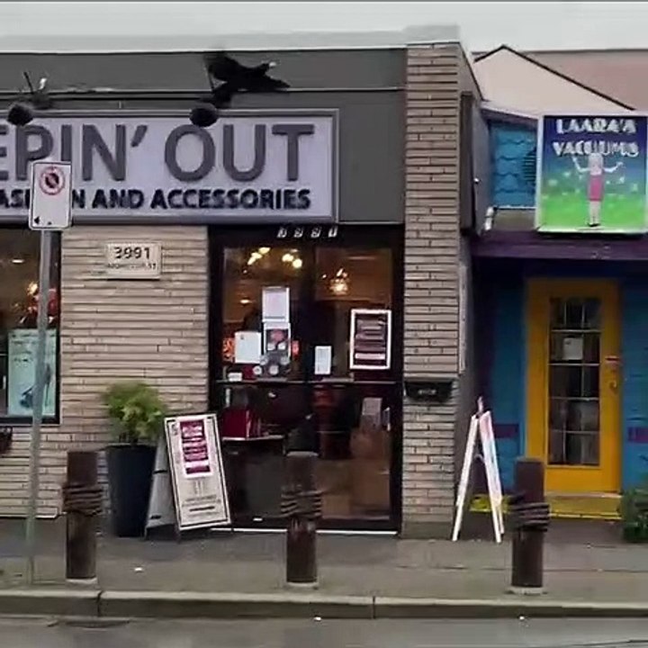 Clever Crow Spotted Playing With Bouncy Ball