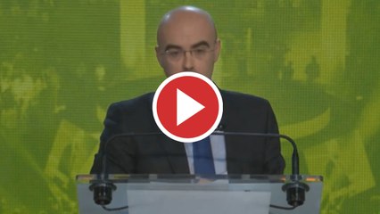 Vox ve "obsceno" que Casado publique "fotos de postureo"