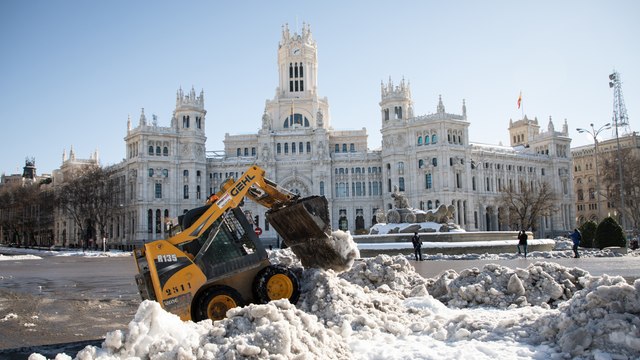 Madrid se reactiva tras las fuertes nevadas de Filomena