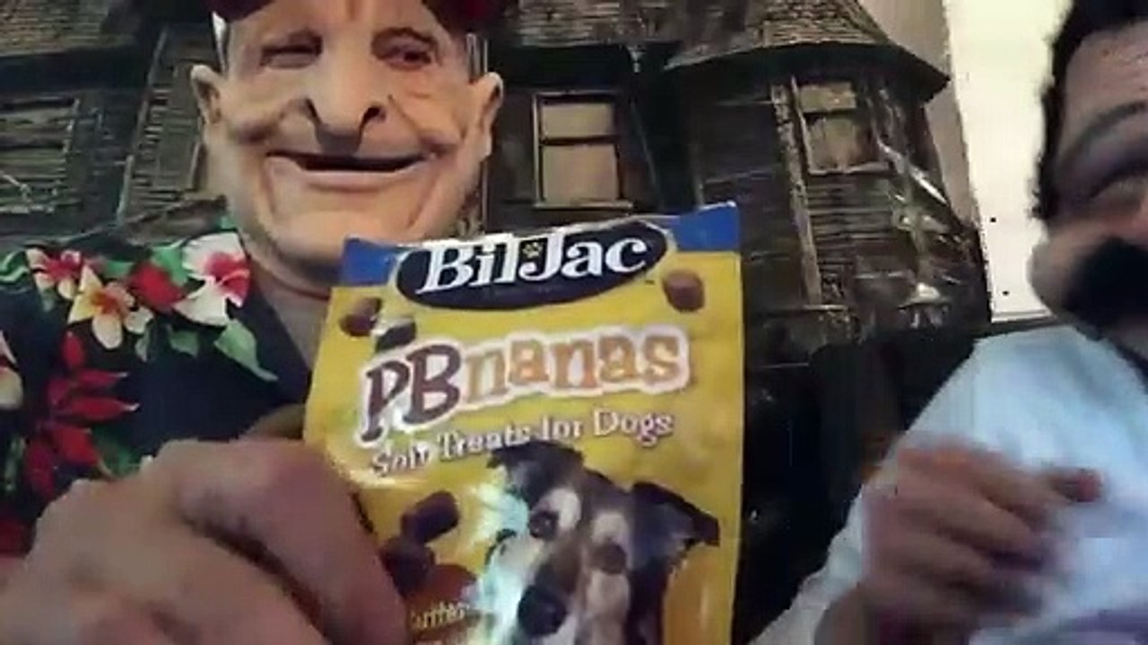 Reviewing PBnanas dog treats from Chewy