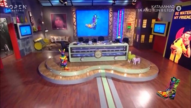 Ράδιο Αρβύλα: H πρεμιέρα, το πλατό με τους… «συγχωρεμένους» και ο κουστουμαρισμένος Κανάκης