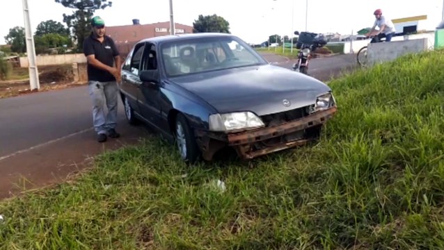 Acidente é registrado no cruzamento da Rua Domiciano Theobaldo Bresolin com a marginal da PRc-467