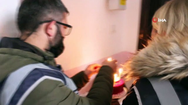 Polis olmak isteyen genç kıza, polislerden sürpriz doğum günü kutlaması