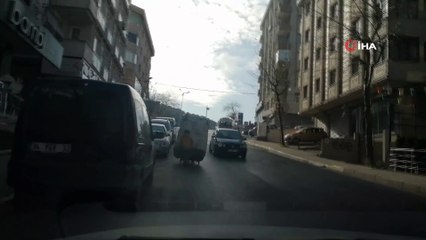 Kağıt toplayıcısı anneye çocuğundan yürek ısıtan yardım