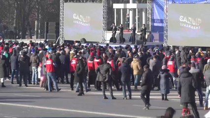 الرئيس القرغيزي المنتخب يعد بإخراج البلاد من أزماتها