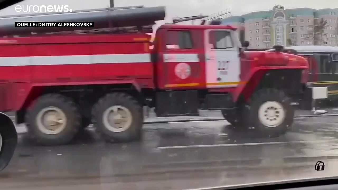 Militär-Fahrzeuge kollidieren auf Autobahn: 4 Tote, Dutzende Verletzte