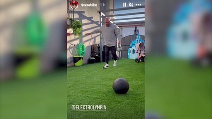 Kiko Rivera continúa con su nueva rutina de entrenamiento en casa