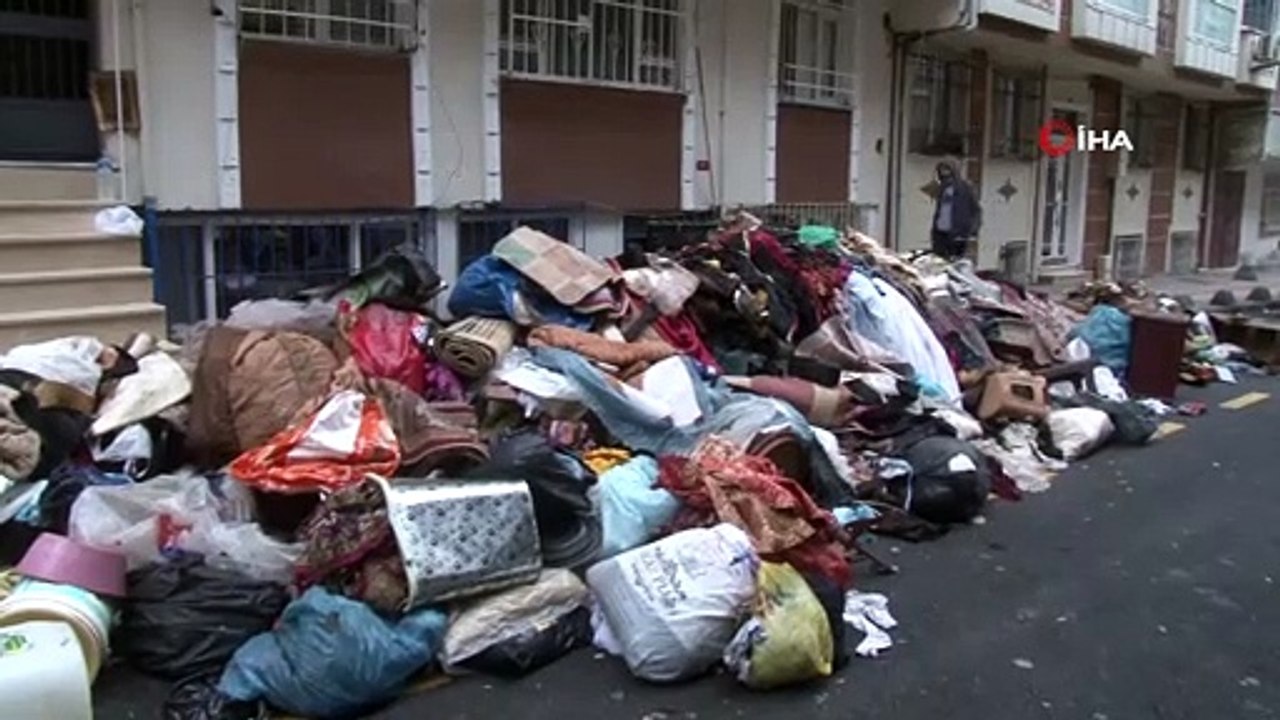 - Esenler’de bir evden 3 kamyon çöp çıkartıldı