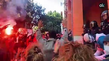 Hosteleros protestan contra Armengol delante de la sede del Govern balear