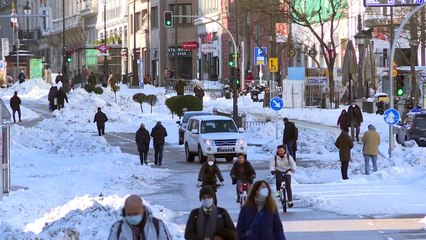 Madrid toujours partiellement bloquée après une tempête de neige historique