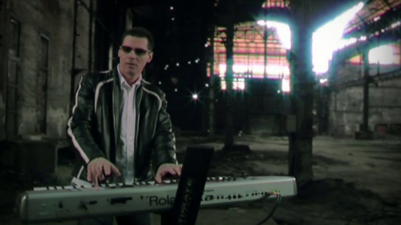 CAIRO - Fogd a kezem! (Official Music Video)
