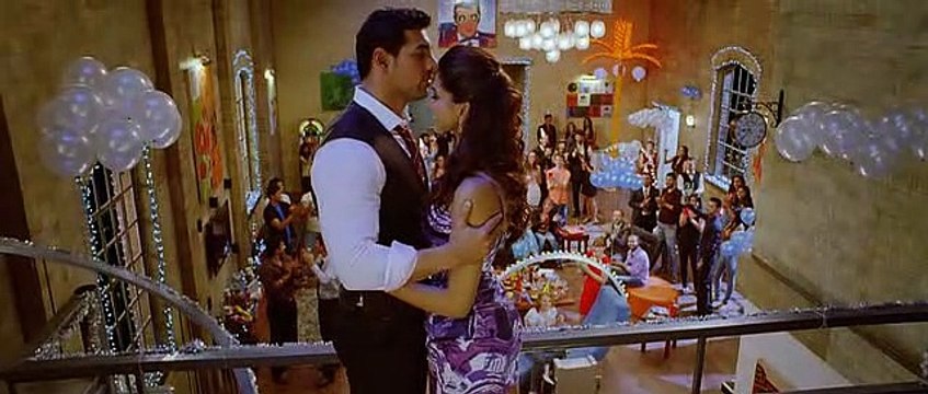 Desi Boyz 2011 Part 1 of 2 - Akshay Kumar, John Abraham, Deepika Padukone & Chitrangada Singh